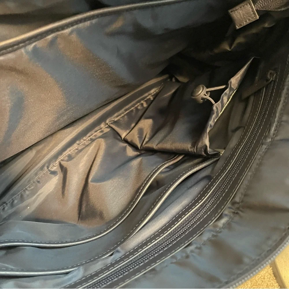 BÉIS The Diaper Bag in Navy